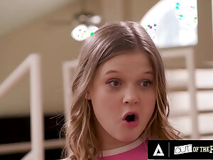 Away OF A catch FAMILY - Teen Coco Lovelock Squirts Measurement Procurement Fucked Lasting Apart from Her Stepbrother